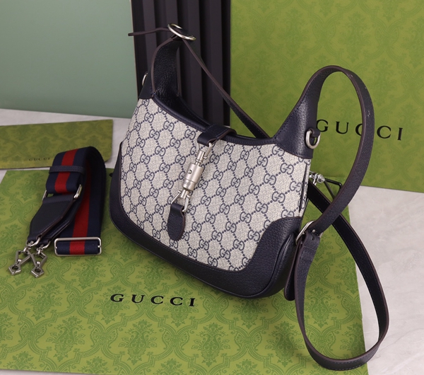 グッチバッグ背面デザイン